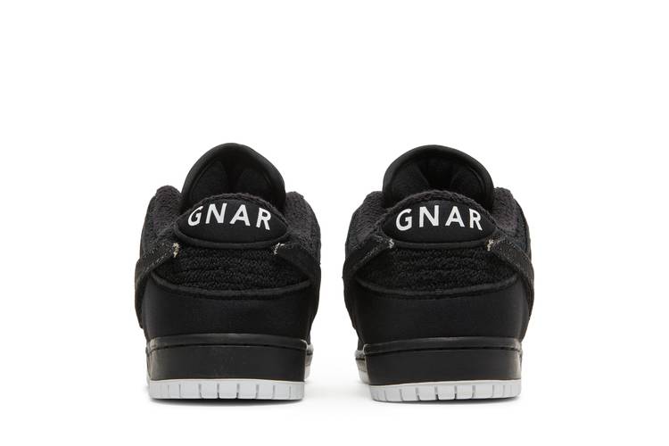 Buy Gnarhunters x Dunk Low SB 'Black' - DH7756 010 | GOAT