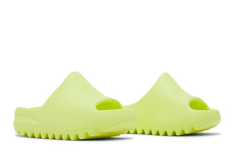 Buy Yeezy Slides Kids 'Glow Green' 2022 - HQ4116 | GOAT