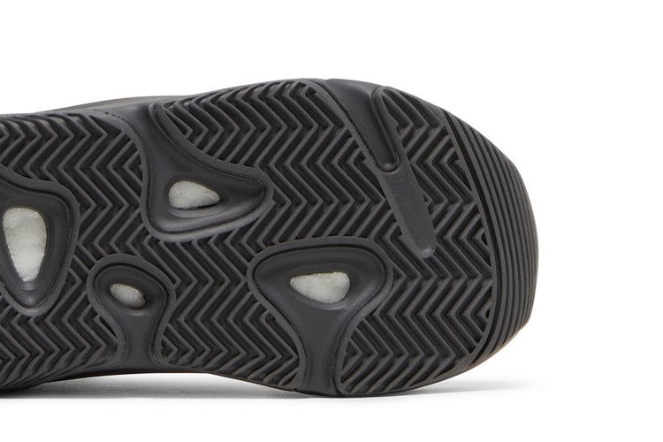 Yeezy Boost 700 Mnvn Geode