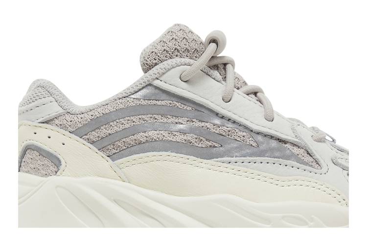 Zapatillas adidas yeezy boost 700 wave clearance runner solid grey