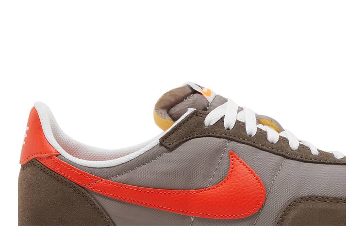 Nike waffle trainer moon on sale shoe