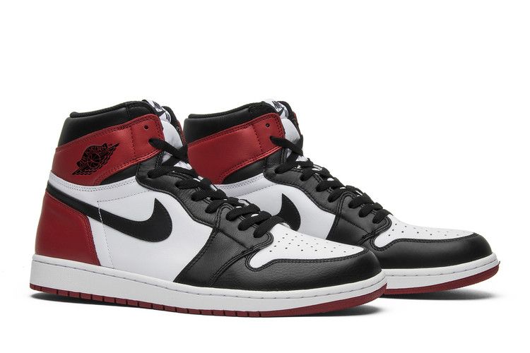 Air Jordan 1 Retro High OG 'Black Toe' 2016