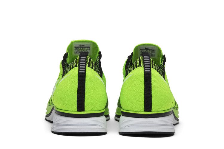 Nike flyknit trainer on sale green