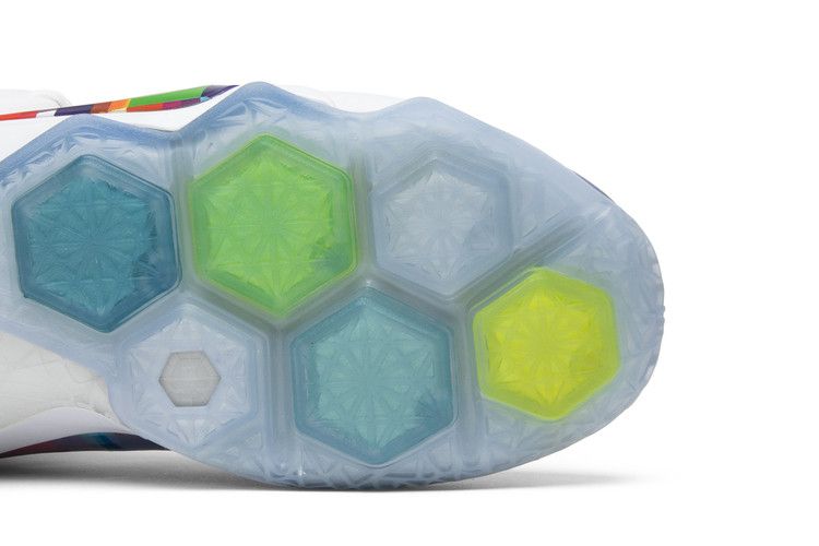 Buy LeBron 12 EXT Prism 748861 900 GOAT CA