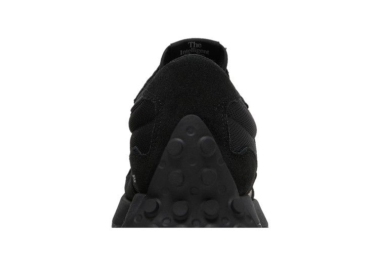 New Balance 327 'triple Black'