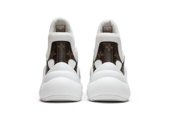 Shop Louis Vuitton Low-Top Sneakers (1A43KY 1A43KZ 1A43L0, 1A43LJ