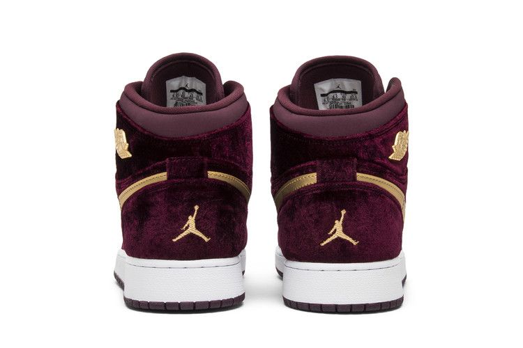 Air jordan maroon clearance velvet