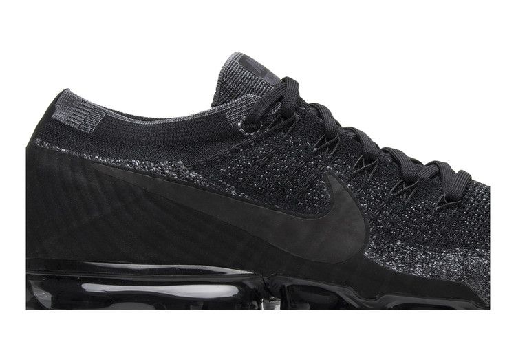 nikelab vapormax triple black