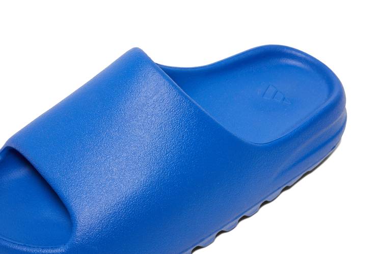 Buy Yeezy Slides 'Azure' - ID4133 - Blue | GOAT