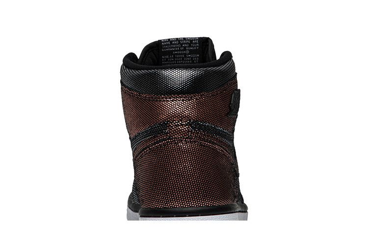 Wmns Air Jordan 1 RETRO High OG 'fearless'