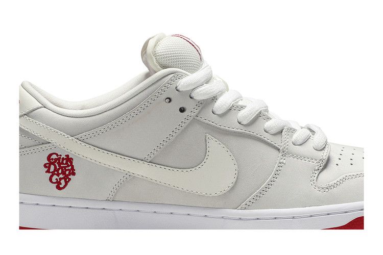 GIRLS DON’T CRY NIKE SB DUNK LOW PRO Q