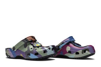 Takashi Murakami x Crocs limited edition 2019 Complex Con exclusive  collaboration (retail $85 dollars) 2021 the pair was reselling for…