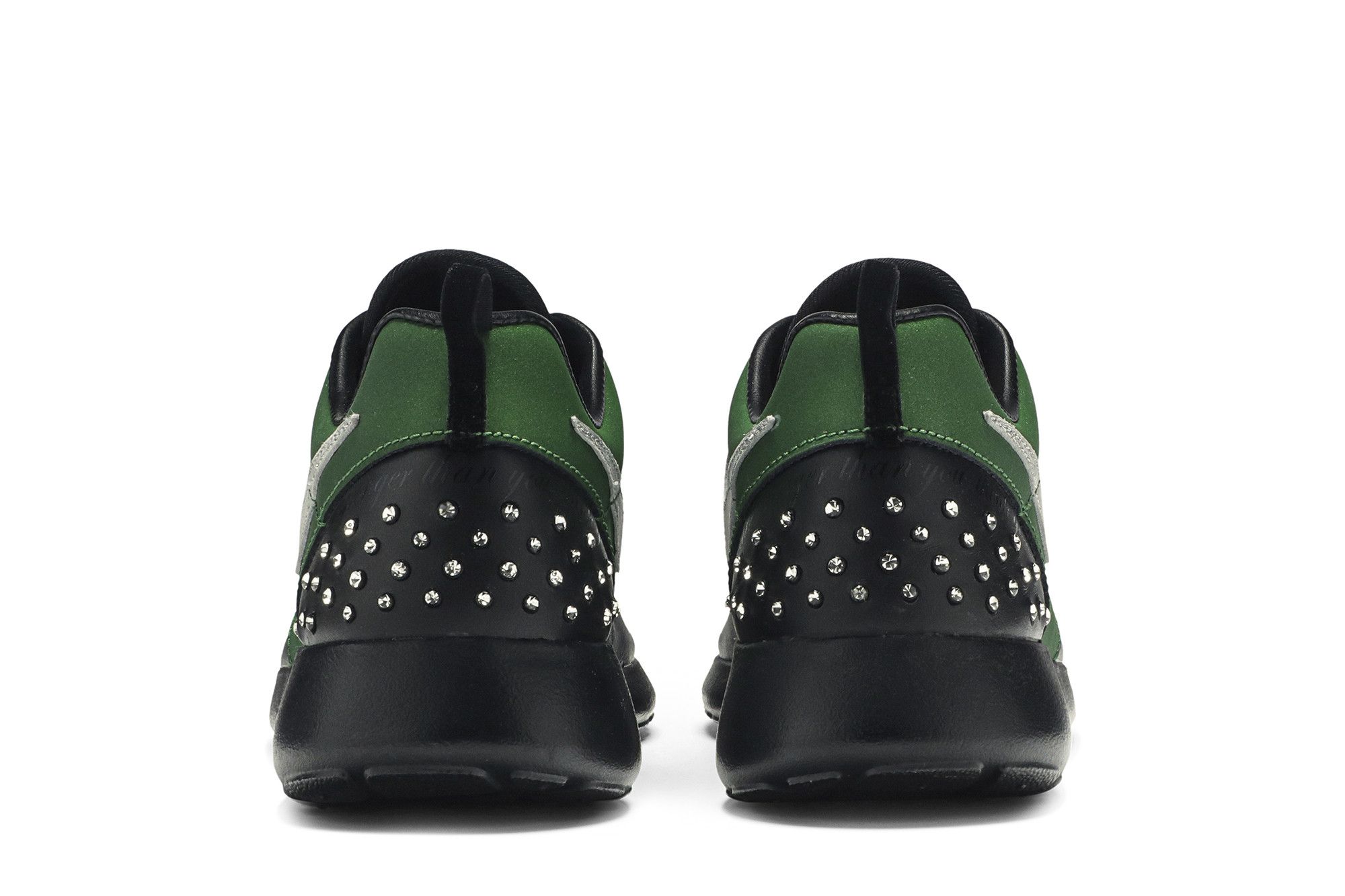 Pre-owned Nike Wmns Rosherun Db 'doernbecher' In Black