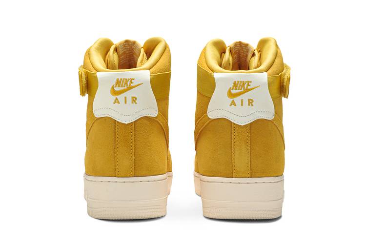 NIB Mens Nike Air Force 1 '07 LV8 Sneakers Yellow DO9786 700