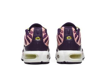 海外限定 NIKE Air Max Plus TN Lucky Charms 海外限定 NIKE Air Max Plus TN Lucky Charms - メルカリ