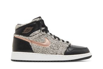 Jordan Brand（NIKE） - NIKE AIR JORDAN 1 RETRO HIGH OG … Air Jordan 1 Retro High Fleece Size 5.5Y Black Metallic