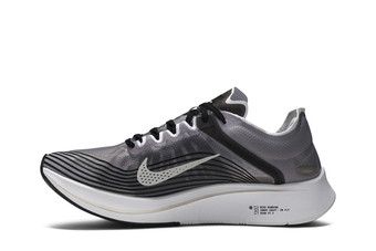 Zoom fly outlet sp black/light bone-white