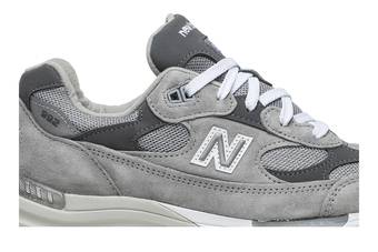 大人気特価New Balance M992GR Gray 靴
