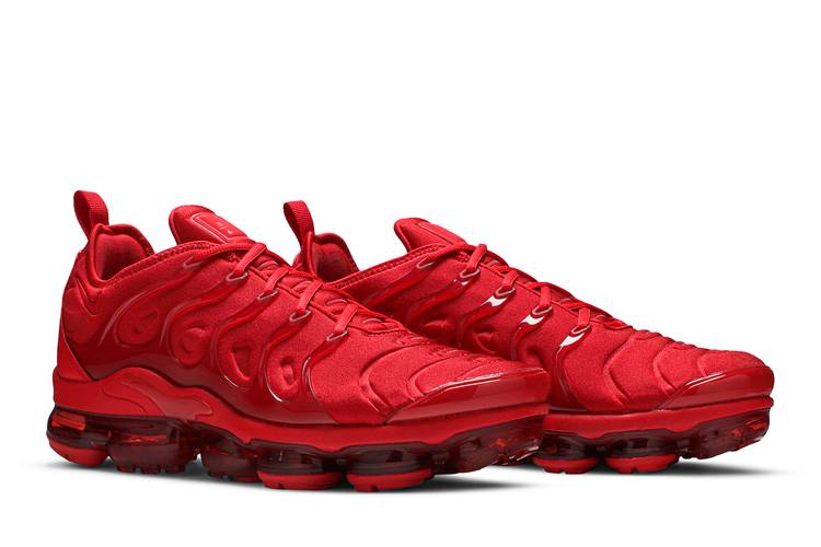 vapormax plus in red