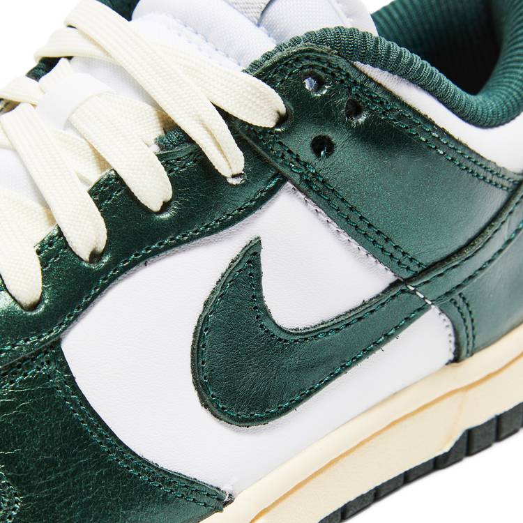 Buy Wmns Dunk Low 'Vintage Green' - DQ8580 100 - Green | GOAT CA