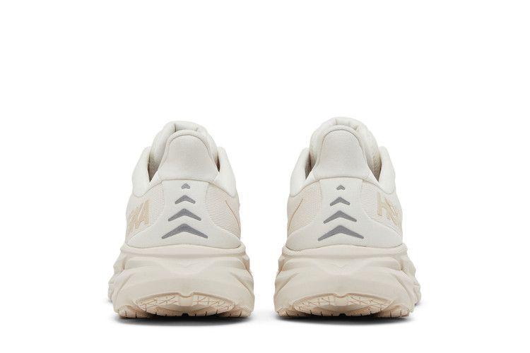 Hoka Wmns Clifton 8 'eggnog'
