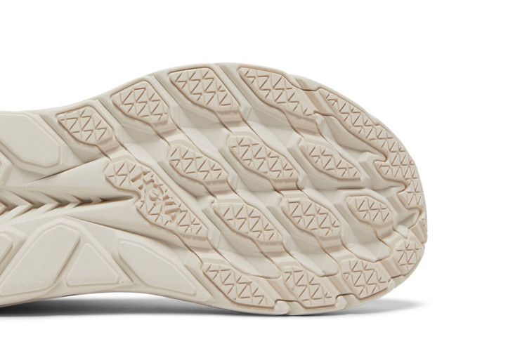 Hoka Wmns Clifton 8 'eggnog'