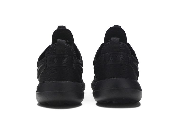 Roshe 2 hot sale triple black