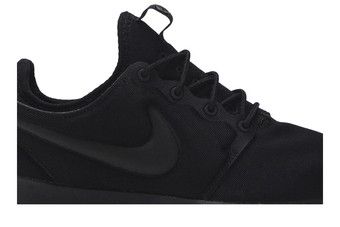 Roshe 2 triple on sale black