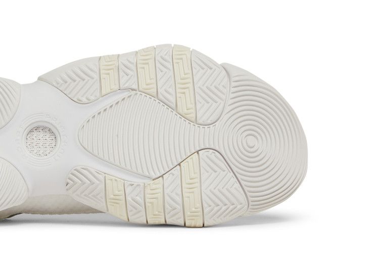 trae young shoes all white