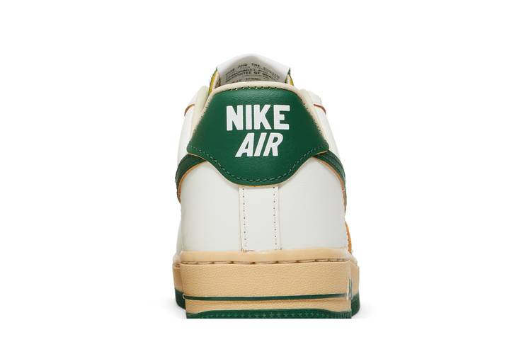 Nike Air Force 1 '07 LV8 Sneaker in Saile & Gorge Green