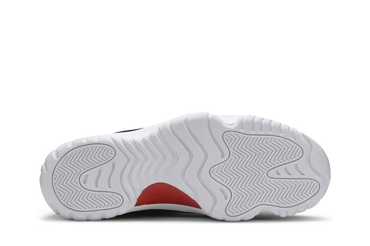 Jordan future low on sale black and red