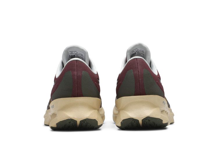 Asics Novablast Brown Burgundy