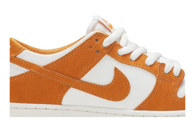 Zoom Dunk Low Pro SB 'Circuit Orange'