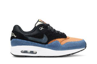 nike air max 1 swipa on feet