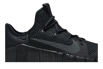 Nike metcon 3 triple on sale black