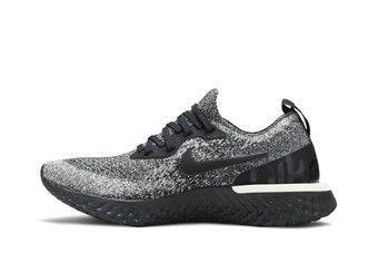 Nike epic react deals flyknit 2 oreo