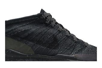 Nike flyknit chukka fsb hotsell black iridescent