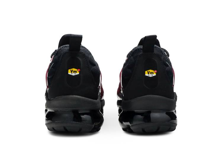 Nike vapormax plus black/reflect hotsell silver/noble red