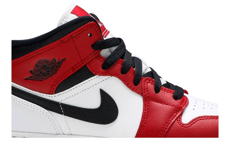 Buy Air Jordan 1 Mid GS 'Chicago' - 554725 173 | GOAT