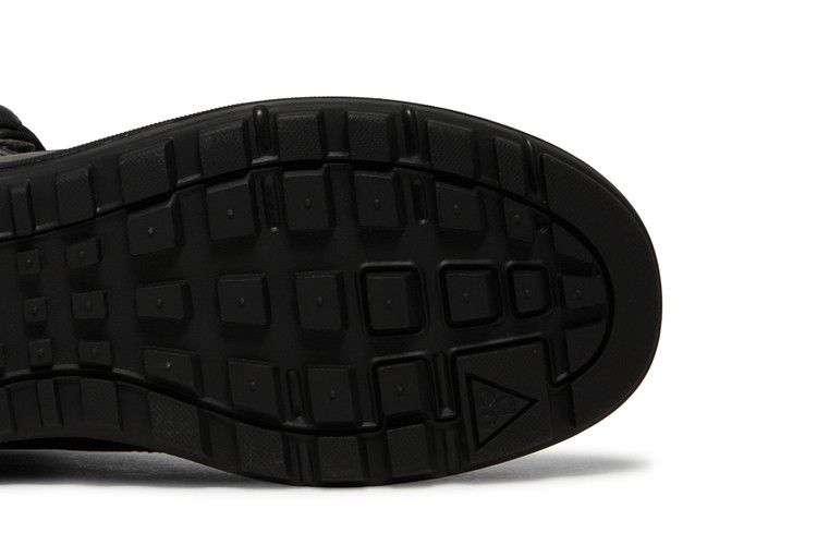 nike woodside black