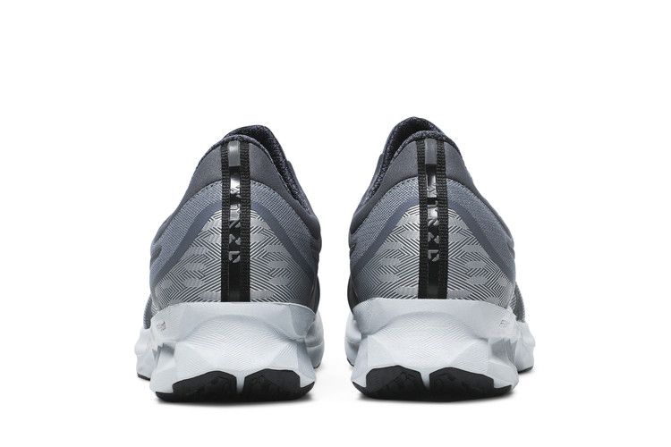 Asics Novablast Metropolis
