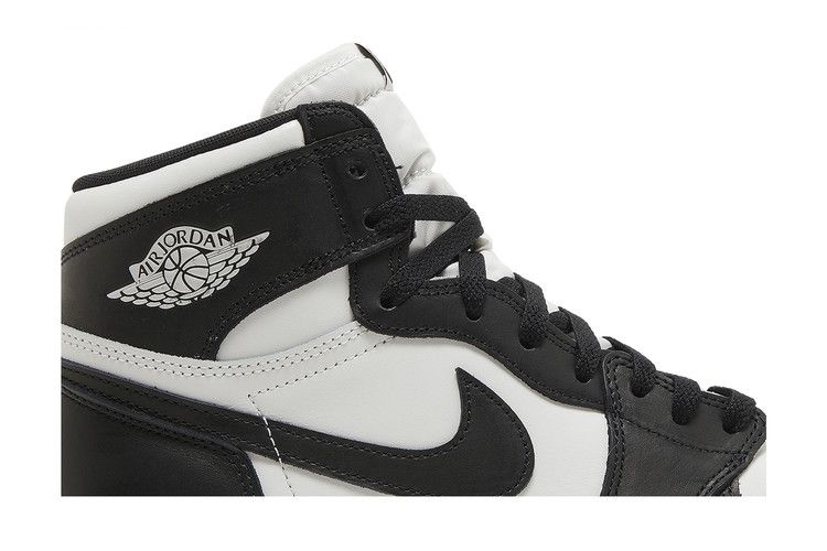 black and white air jordan 1 goat