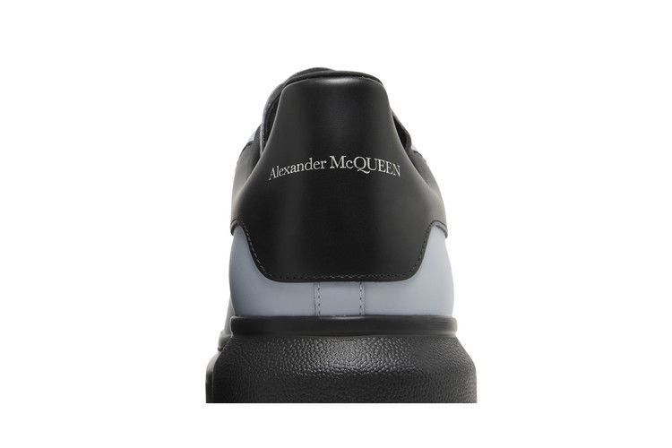黑白水 Buy Alexander McQueen Oversized Sneaker 'Light Blue Black