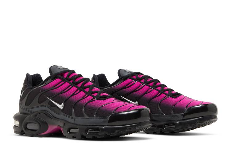 This Gradient Nike Air Max Plus 'Black/Pink' Channels the 'Fire