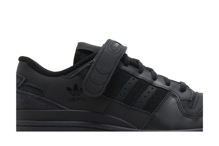 Forum Low 'Triple Black' — foto 3