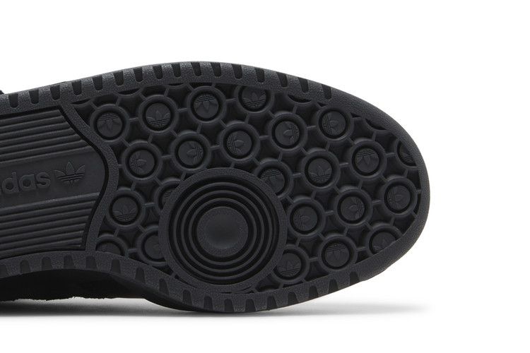 Forum Low 'Triple Black' — foto 6