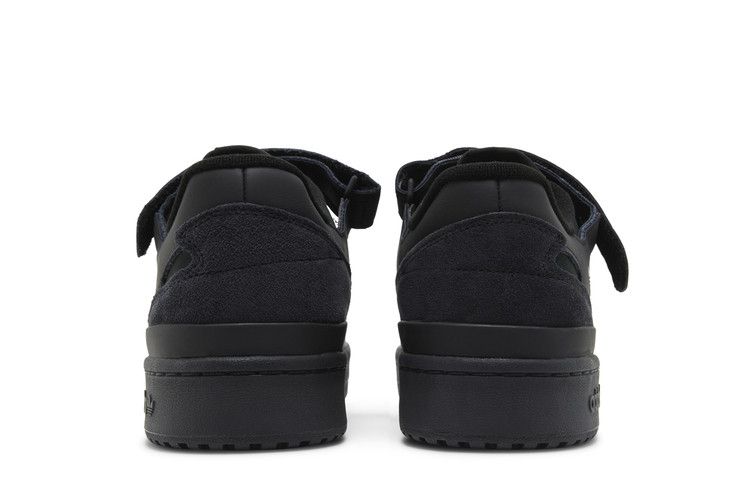 Forum Low 'Triple Black' — foto 7