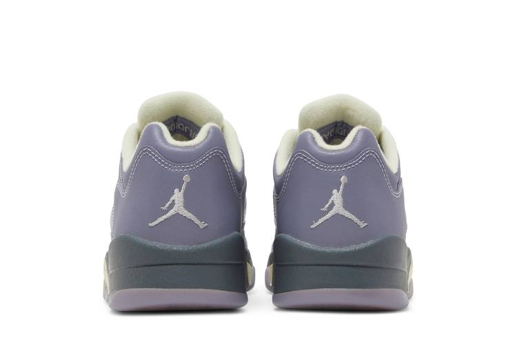HotelomegaShops Sneakerblog  Air Jordan 5 Retro Womens Silver Shy