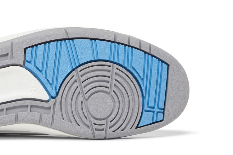 Air Jordan 2 RETRO Low Unc