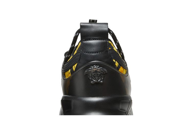 Versace chain 2024 reaction noir